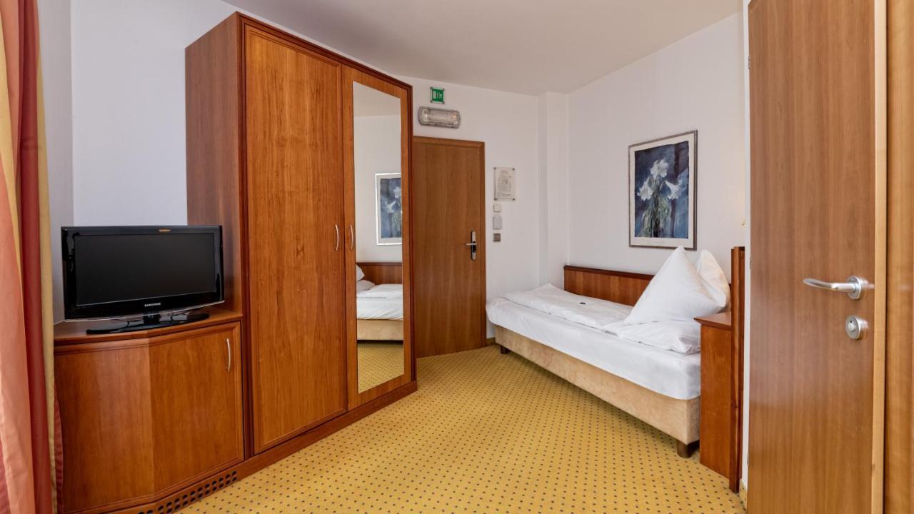Hotel Millanderhof Брессаноне Екстер'єр фото